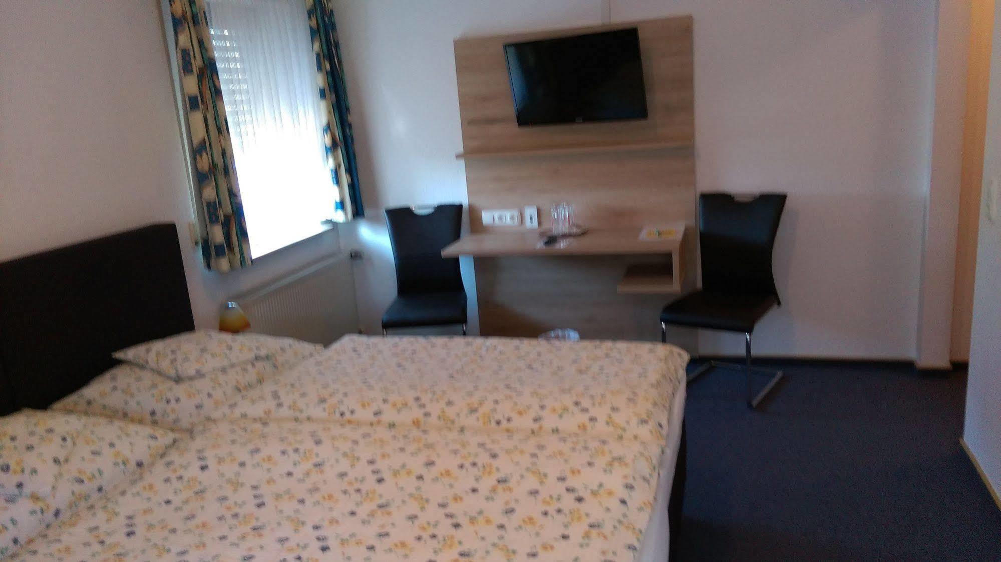 Gasthaus Pension Rezatgrund Windsbach Εξωτερικό φωτογραφία