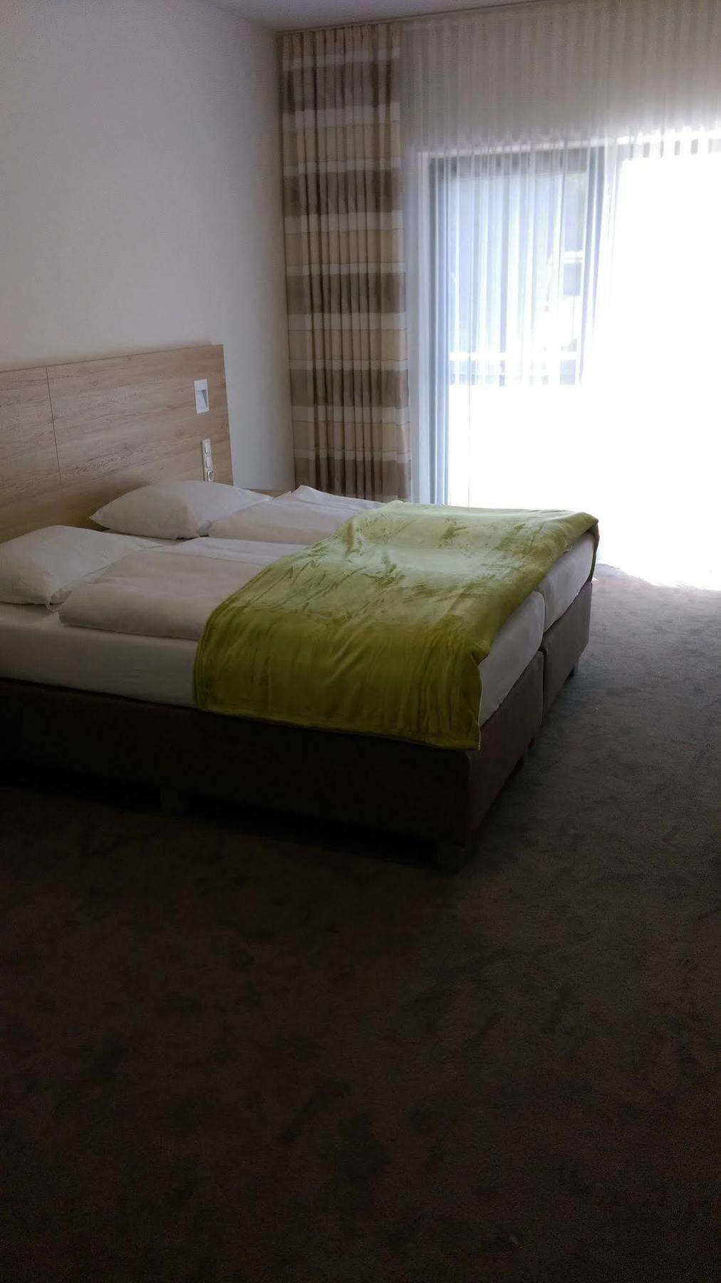 Gasthaus Pension Rezatgrund Windsbach Εξωτερικό φωτογραφία