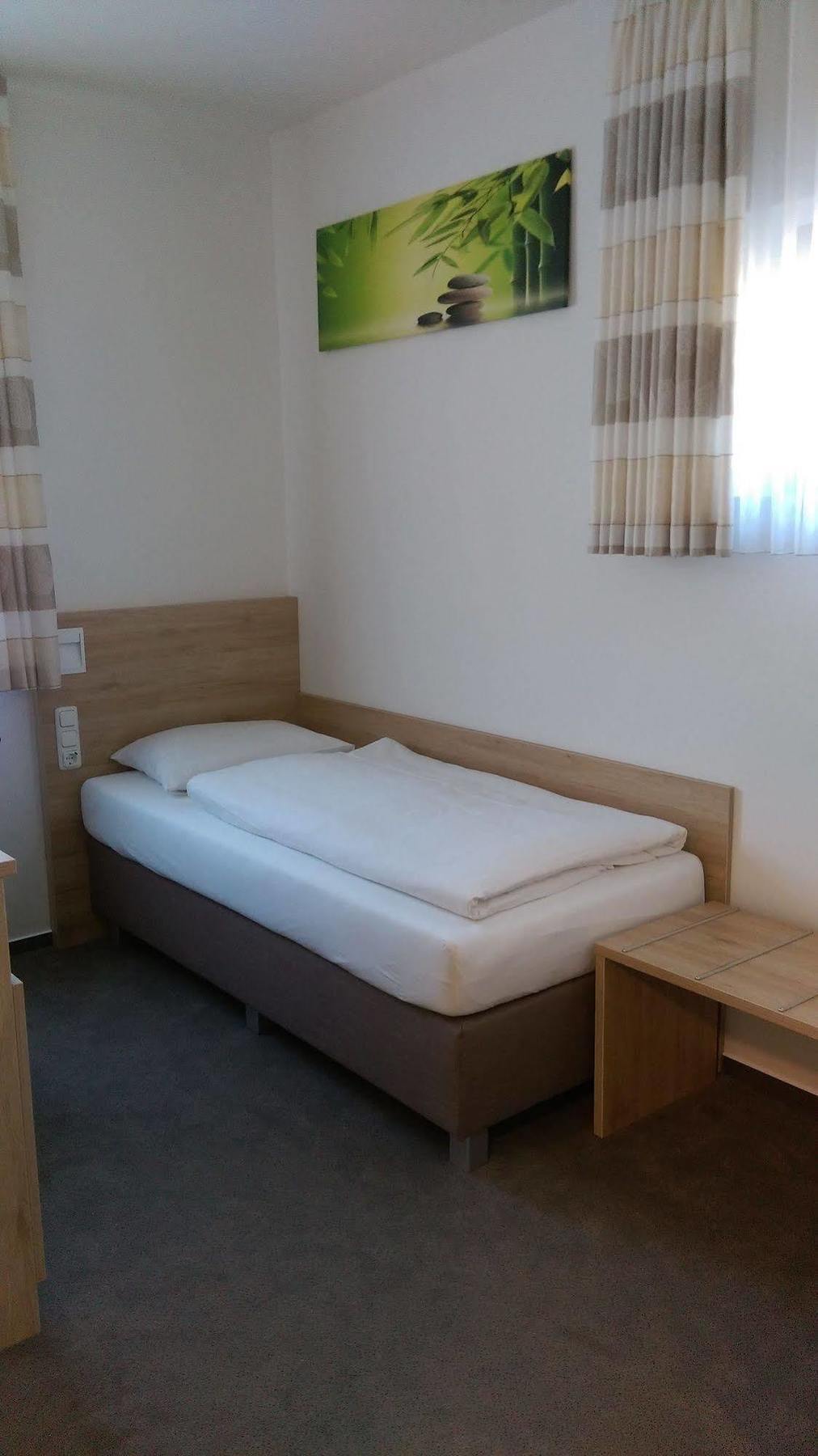 Gasthaus Pension Rezatgrund Windsbach Εξωτερικό φωτογραφία