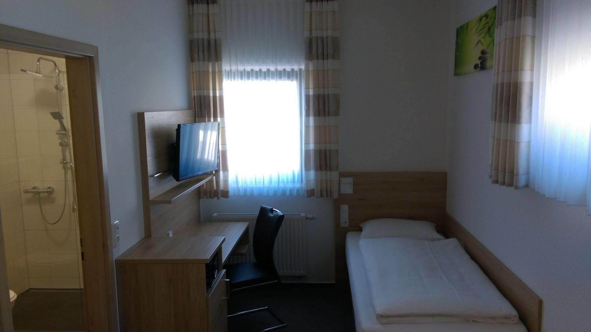 Gasthaus Pension Rezatgrund Windsbach Εξωτερικό φωτογραφία